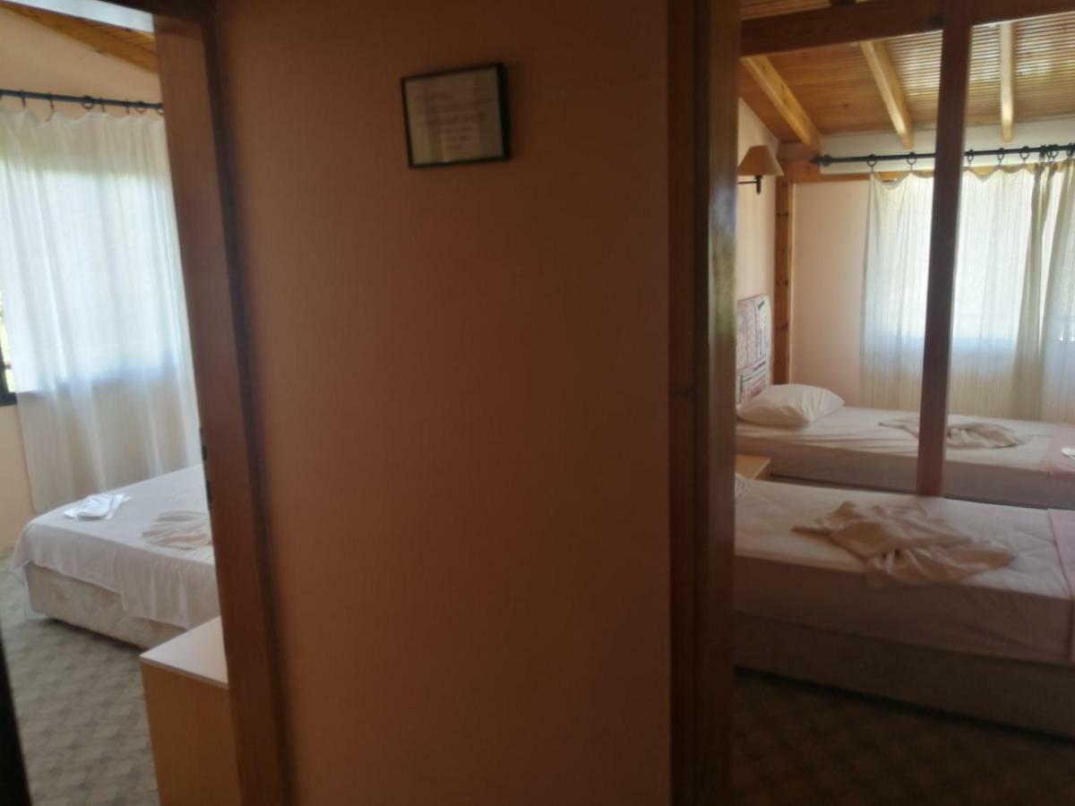 פוצ'ה Teras Motel מראה חיצוני תמונה